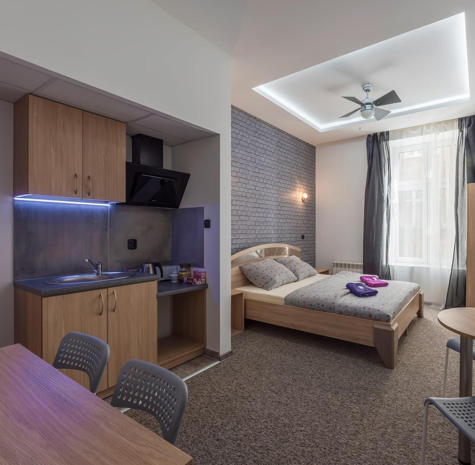 Comfort Triple Room Shower