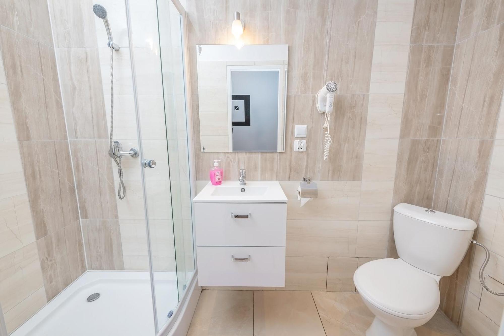 Twin Room Private Bathroom