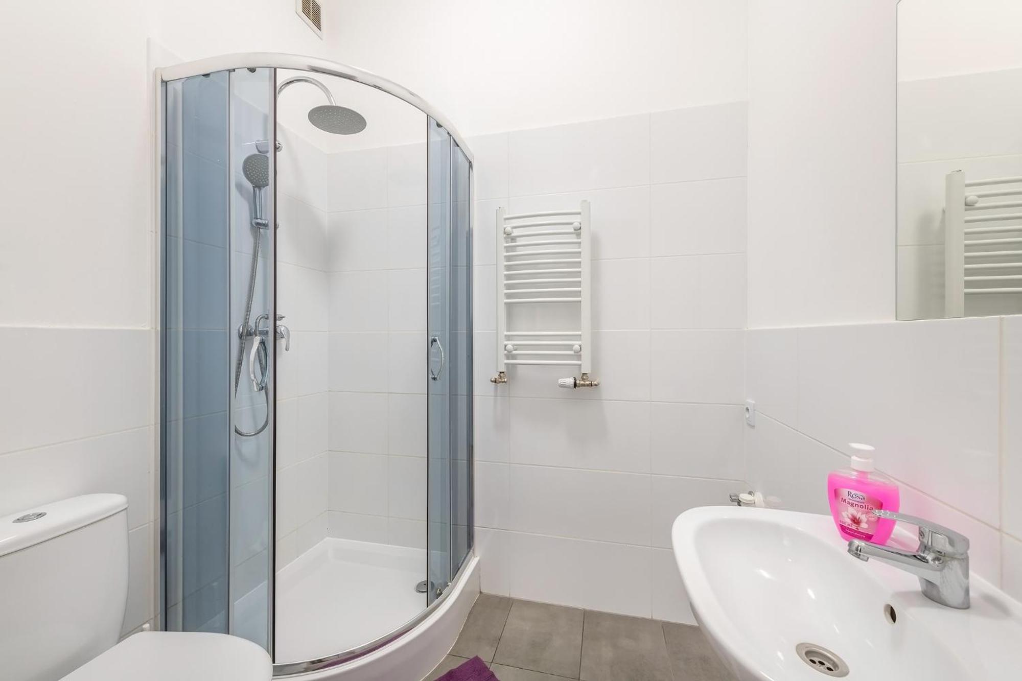 Twin Room Private Bathroom