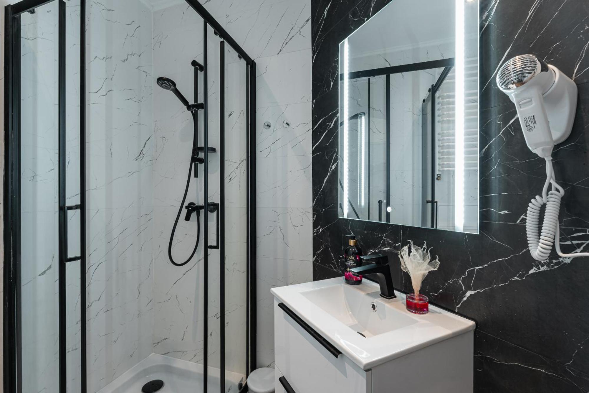 Apartment Shower