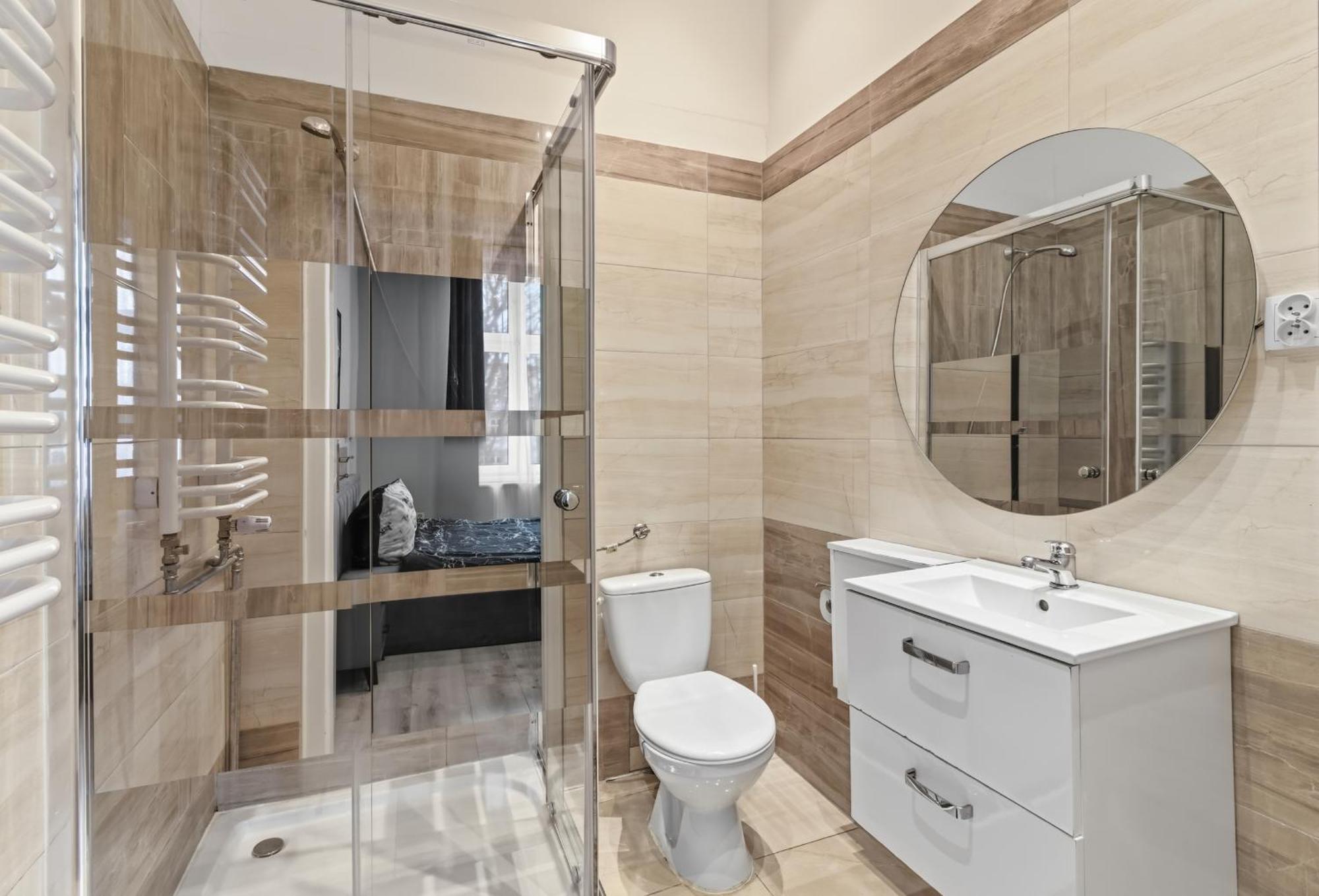 Apartment Shower