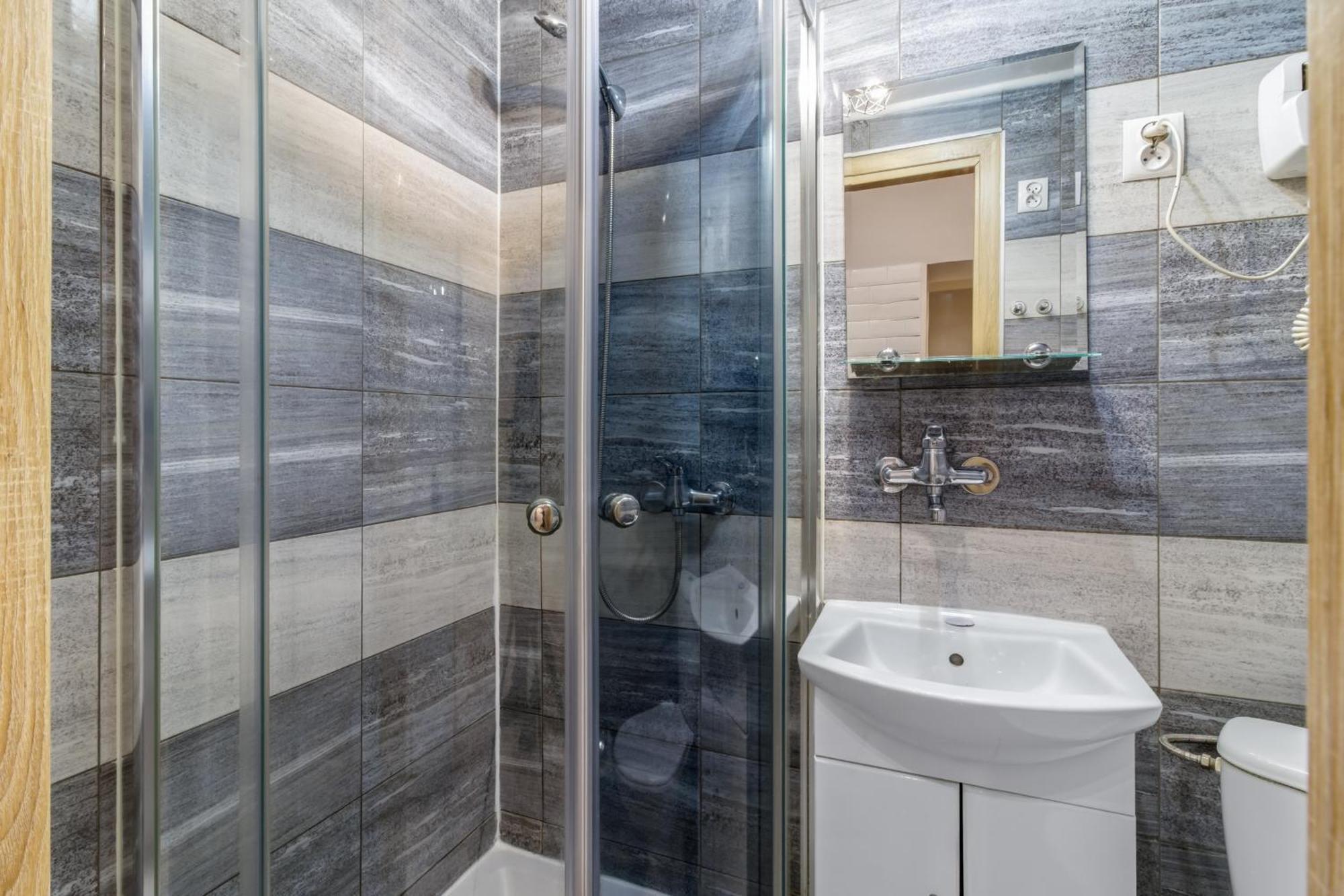 Apartment Shower