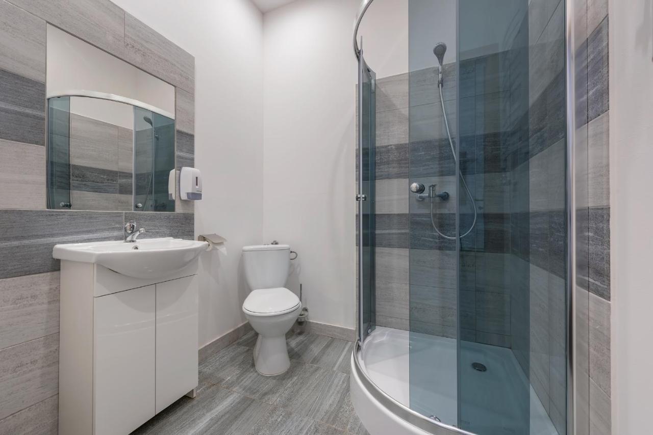 Twin Room Private Bathroom